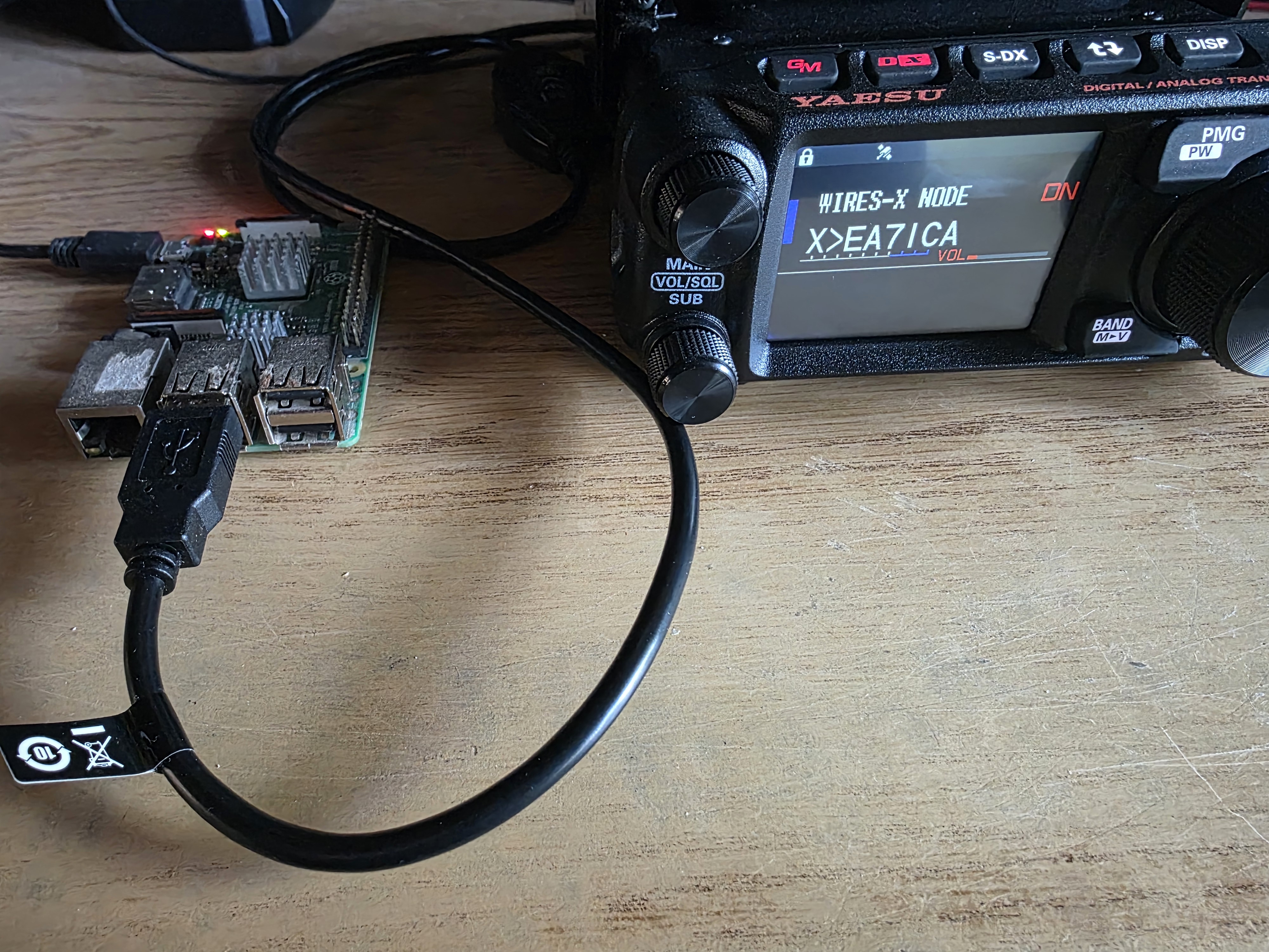 Raspberry Pi 3B+ con radio Yaesu, modo nodo